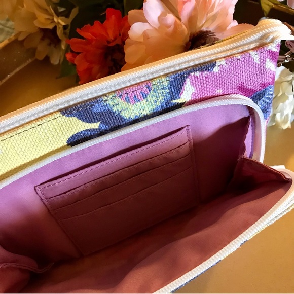 Relic Crossbody Flower Bag - Picture 7 of 8